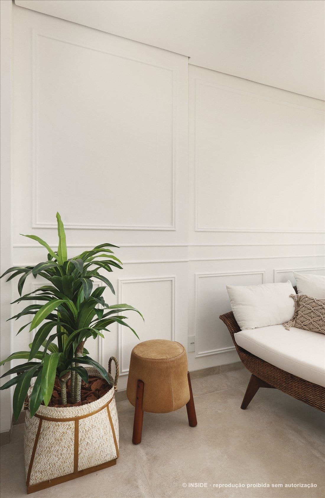 Sala de apartamento na Vila Leopoldina projetado pela INSIDE, com estar integrado e paleta serena, acervo INSIDE