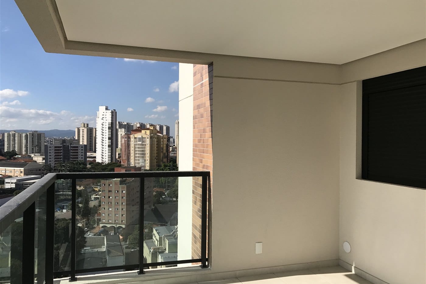 Vila Leopoldina antes: a varanda living original, com vista, antes de virar gourmet.