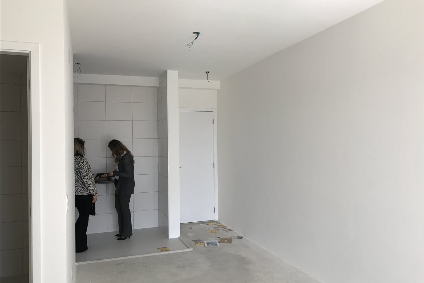 Vila Leopoldina antes: a sala no início do projeto, antes da integração com a varanda.
